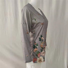 Women's Autumn V-neck Flower Print Long-sleeved Casual T-shirt Plus Size